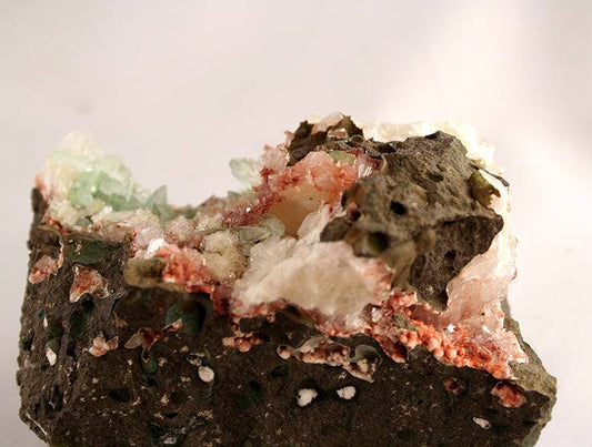 Heulandite-Apophylite-Gyrolite-side view