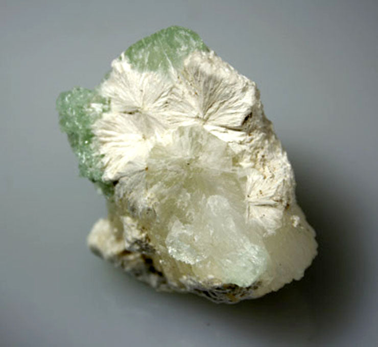 10115_Prehenite and mesolite top view