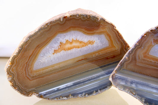 10253_Brazilian Agate -Close up of one agate