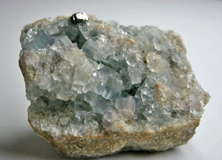 10086_blue fluorite crystals on matrix-front