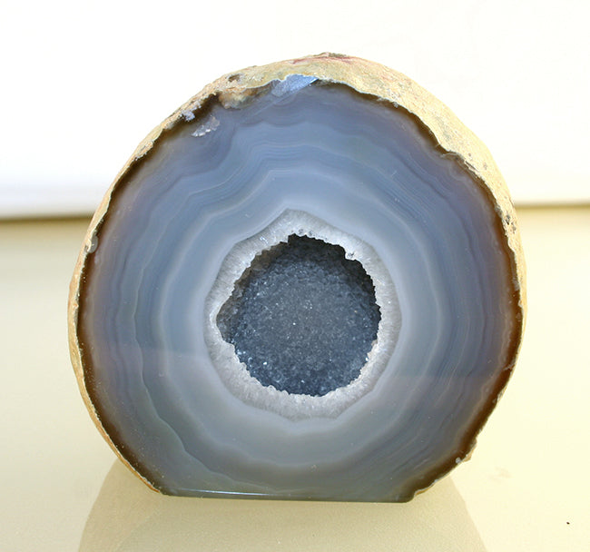 10251_Brazilian Agate half - front showing bands