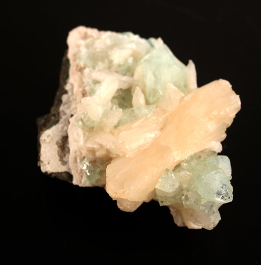 Stilbite Bowtie on Apophyllite crystals front