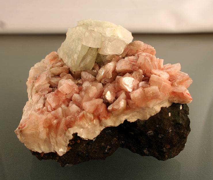 Apophyllite on pink Heulandite crystals angled